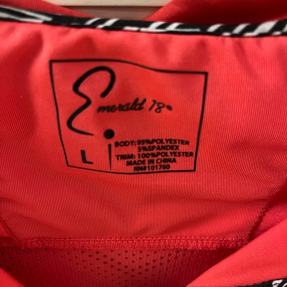 Emerald 18 womenswear golf shirt. Size medium. - Picture 3 of 3